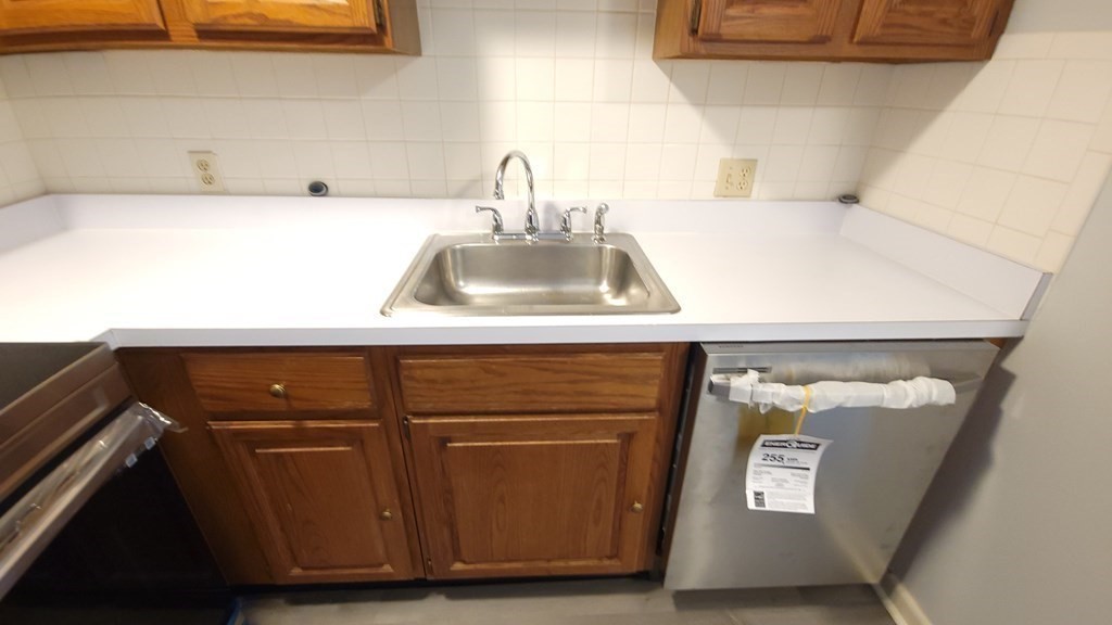 230 Chickering Road, Unit 10 North Andover, MA 01845 - Photo 6 of 22