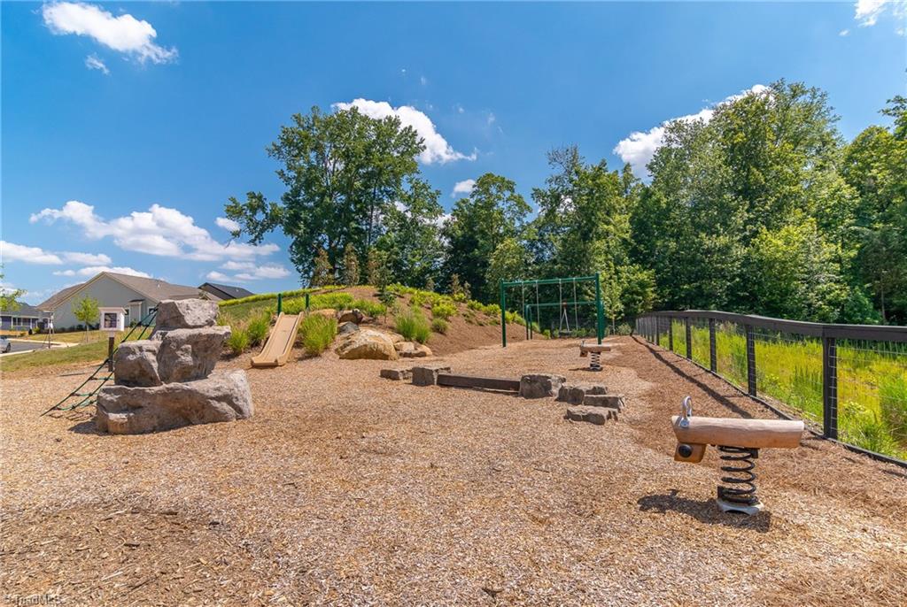 2027 Welden Ridge Road Kernersville, NC 27284 - Photo 4 of 6 Gallery Image 4