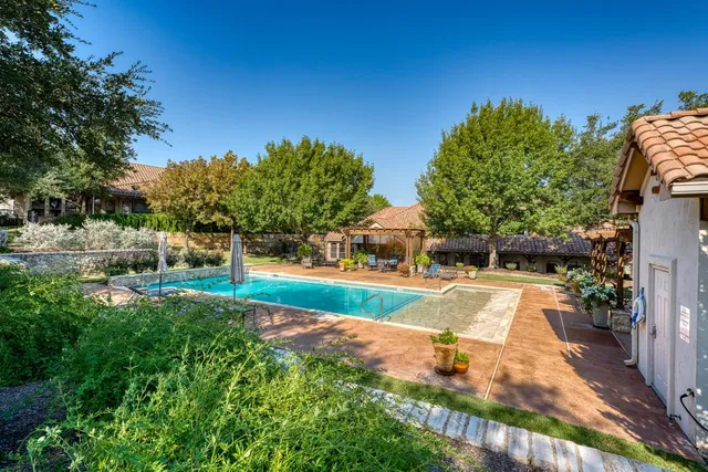 $525,000 | 300 Enclave Circle, Horseshoe Bay, TX 78657