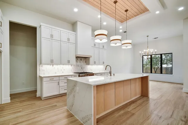 $1,050,000 | 2141 Stone Meadow, Fredericksburg, TX 78624