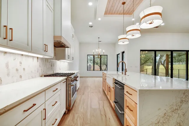 $1,050,000 | 2141 Stone Meadow, Fredericksburg, TX 78624