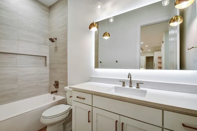 $1,050,000 | 2141 Stone Meadow, Fredericksburg, TX 78624