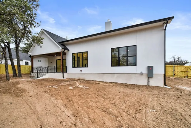 $1,050,000 | 2141 Stone Meadow, Fredericksburg, TX 78624