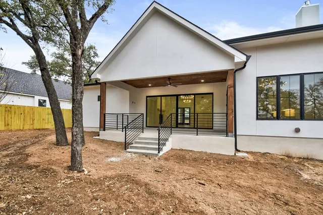 $1,050,000 | 2141 Stone Meadow, Fredericksburg, TX 78624