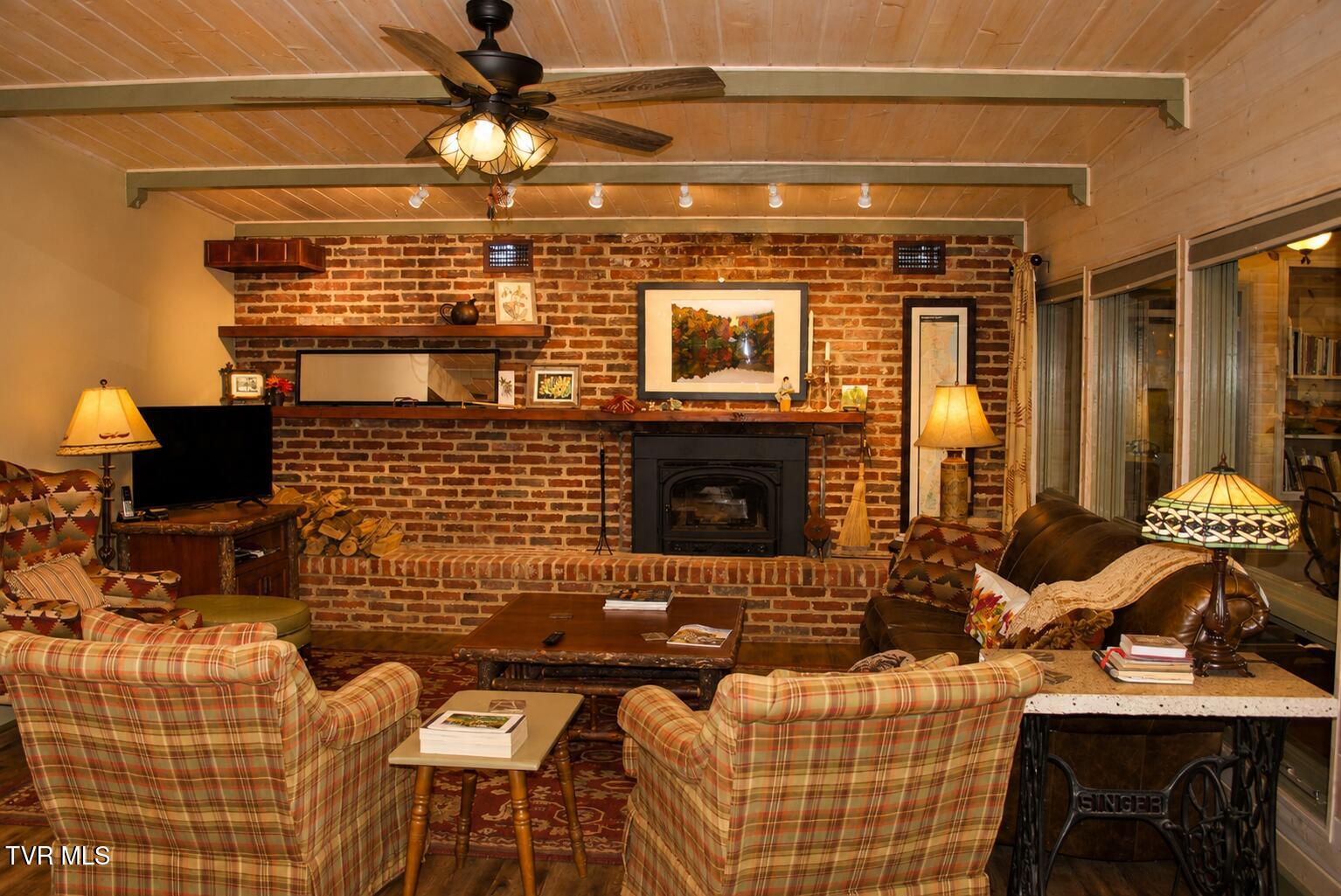 282 Ripshin Lake Road Roan Mountain, TN 37687 - Photo 51 of 72 living room 6