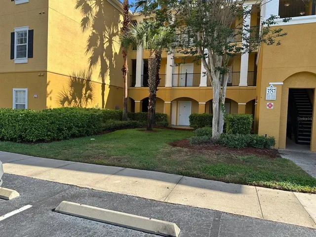$220,000 | 3757 Conroy Road, Unit 2512, Orlando, FL 32839