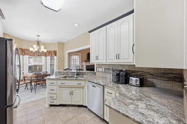 $330,000 | 109 Pinnacle Point Avenue, Bowling Green, KY 42104