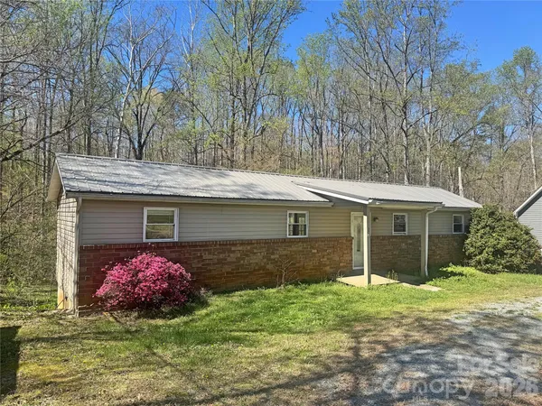 $189,900 | 231 Pearidge Road, Unit 5, Bostic, NC 28018