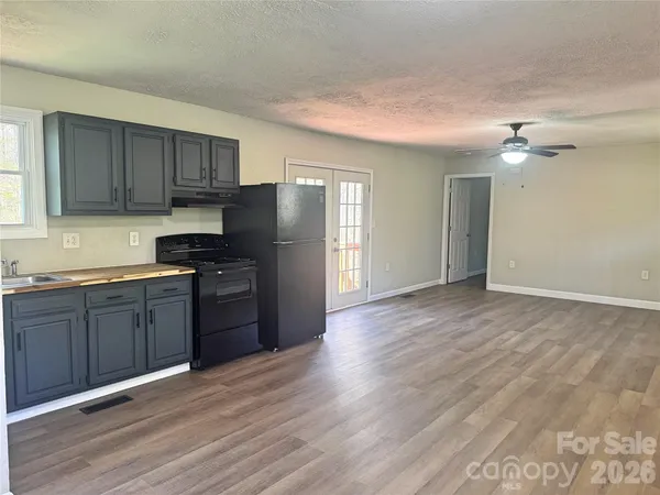 $189,900 | 231 Pearidge Road, Unit 5, Bostic, NC 28018