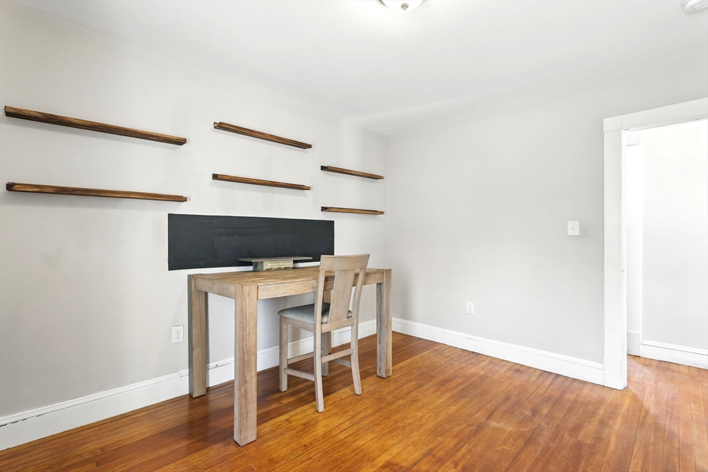 10 Wilber Street Springfield, MA 01104 - Photo 23 of 34