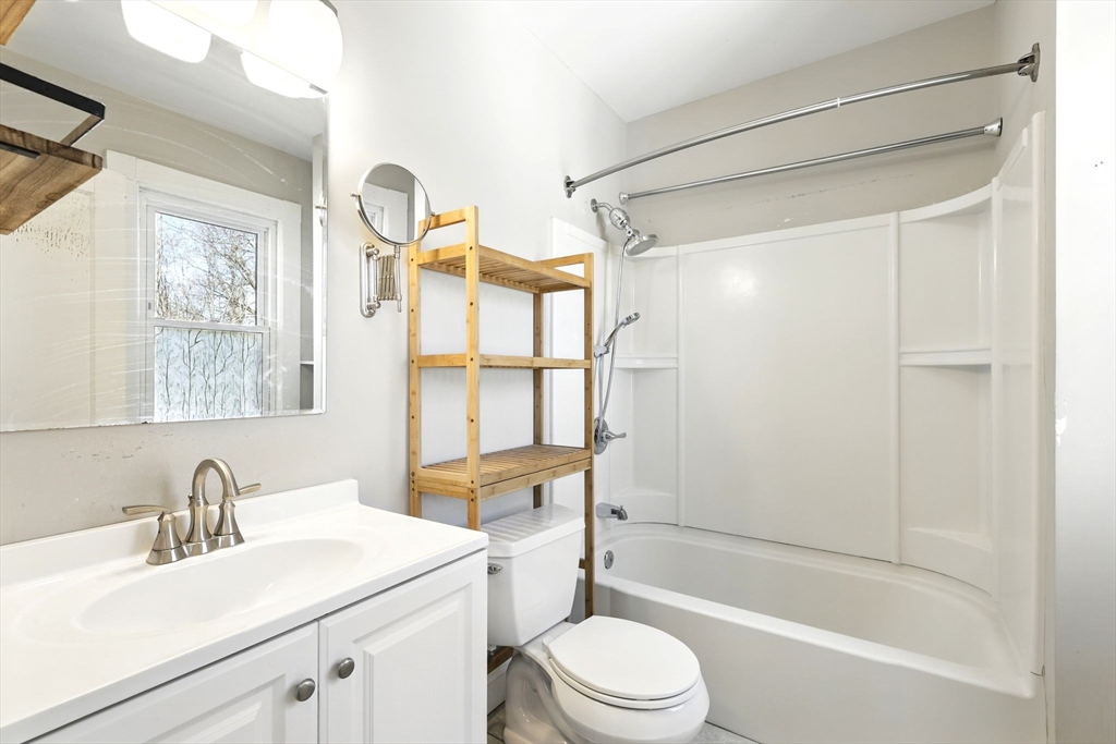 10 Wilber Street Springfield, MA 01104 - Photo 26 of 34