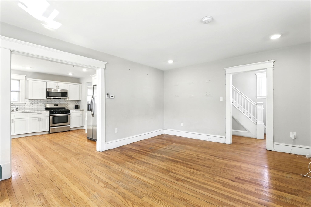 10 Wilber Street Springfield, MA 01104 - Photo 9 of 34