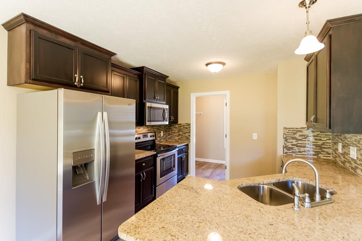 156 Rossview Road Clarksville, TN 37043 - Photo 3 of 8 Gallery Image 3