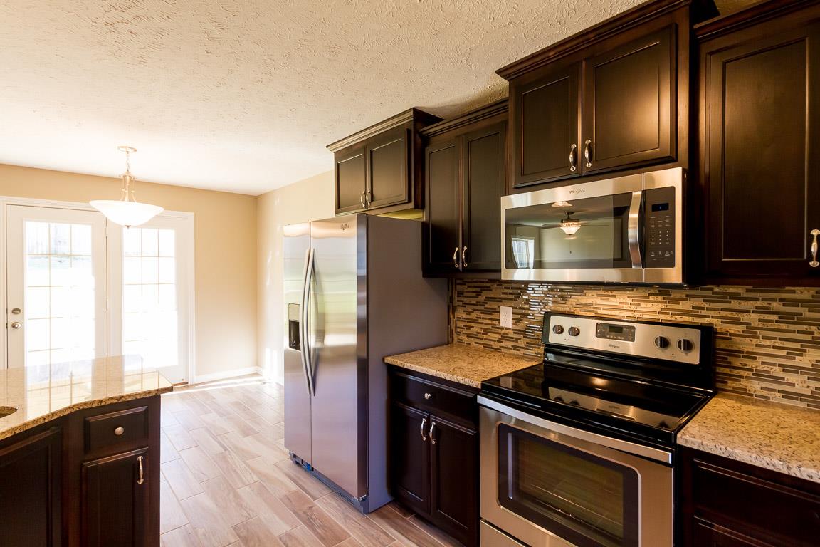 156 Rossview Road Clarksville, TN 37043 - Photo 4 of 8 Gallery Image 4