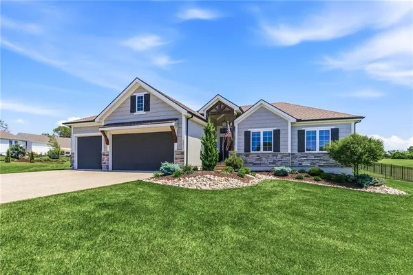 $864,950 | 13711 Woodland Ranch Drive, Lone Jack, MO 64086