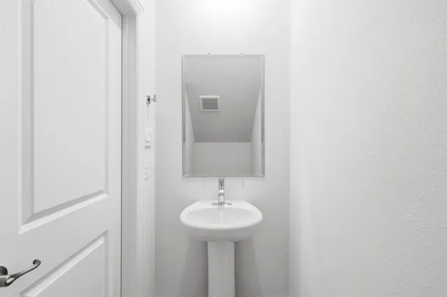 $2,700 | 1504 Lake District Drive, Allen, TX 75013