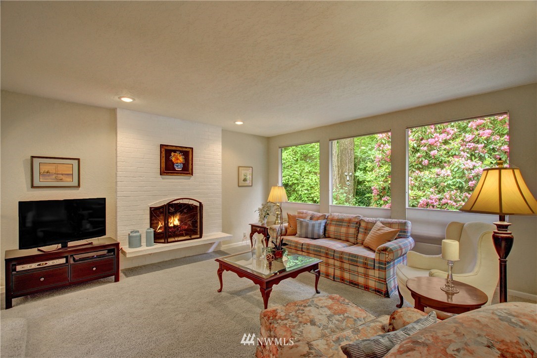23509 3rd Avenue Southeast Bothell, WA 98021 - Photo 3 of 19