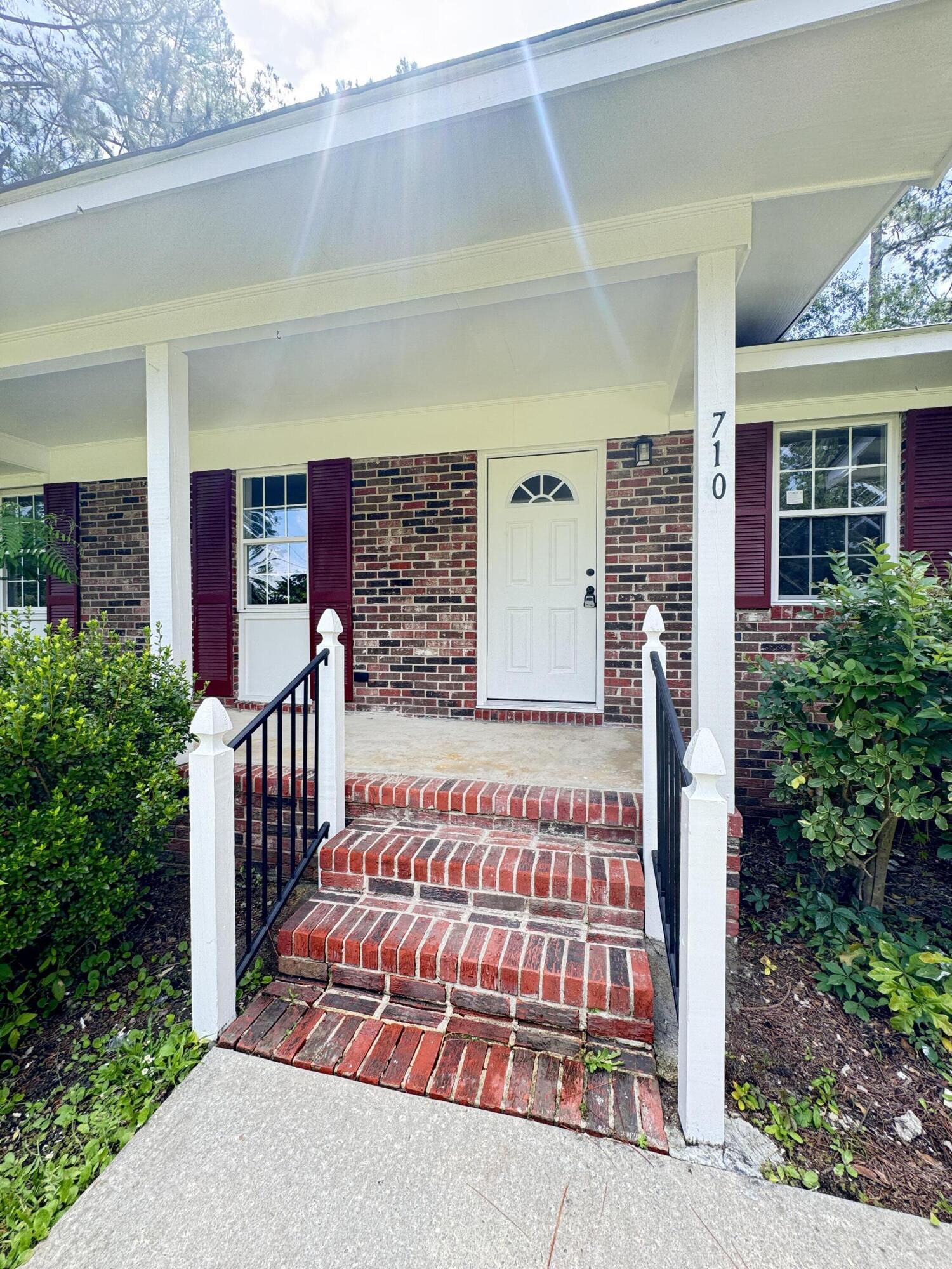 710 Gadsden Loop Walterboro, SC 29488 - Photo 3 of 52 710 Gadsden Loop (4)