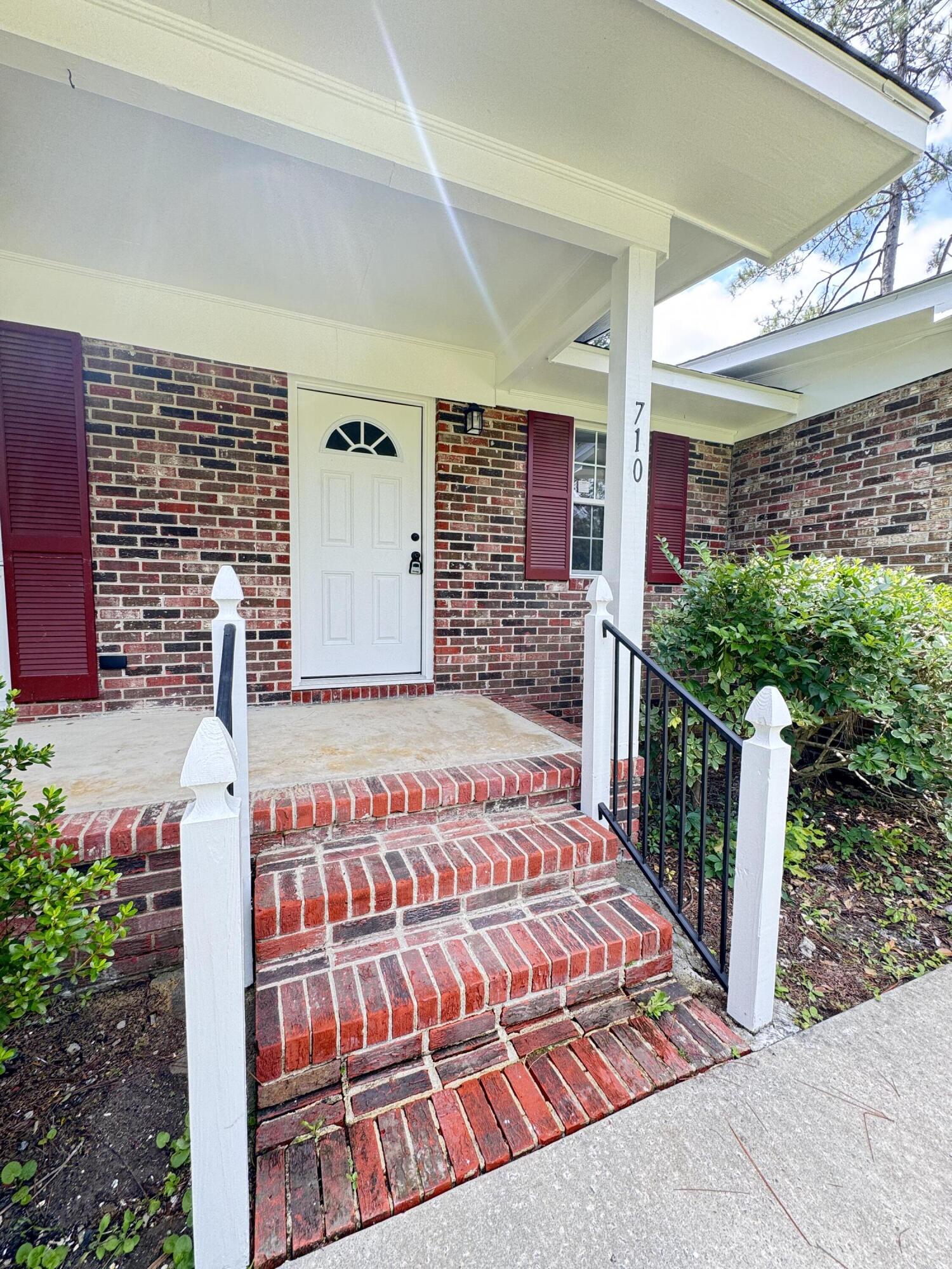 710 Gadsden Loop Walterboro, SC 29488 - Photo 4 of 52 710 Gadsden Loop (5)