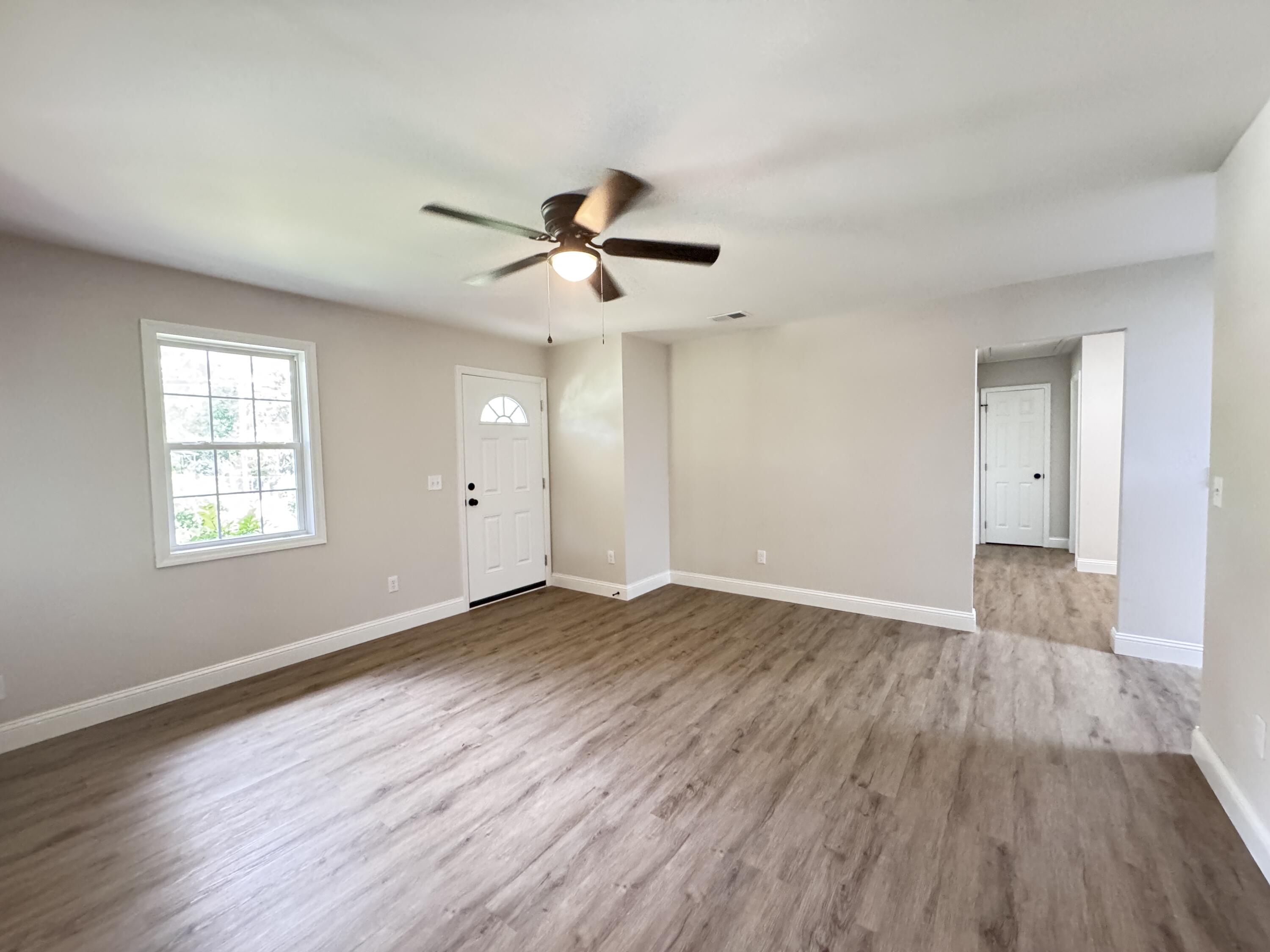 710 Gadsden Loop Walterboro, SC 29488 - Photo 9 of 52 710 Gadsden Loop (14)