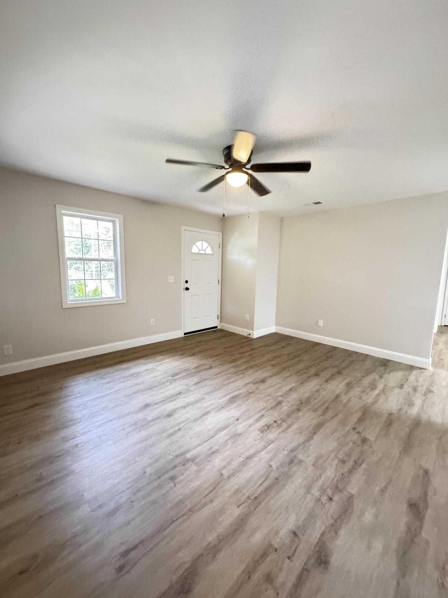 710 Gadsden Loop Walterboro, SC 29488 - Photo 10 of 52 710 Gadsden Loop (22)