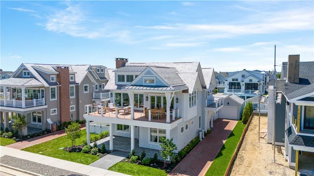 $4,695,000 | 815 Ocean Road, Narragansett, RI 02882
