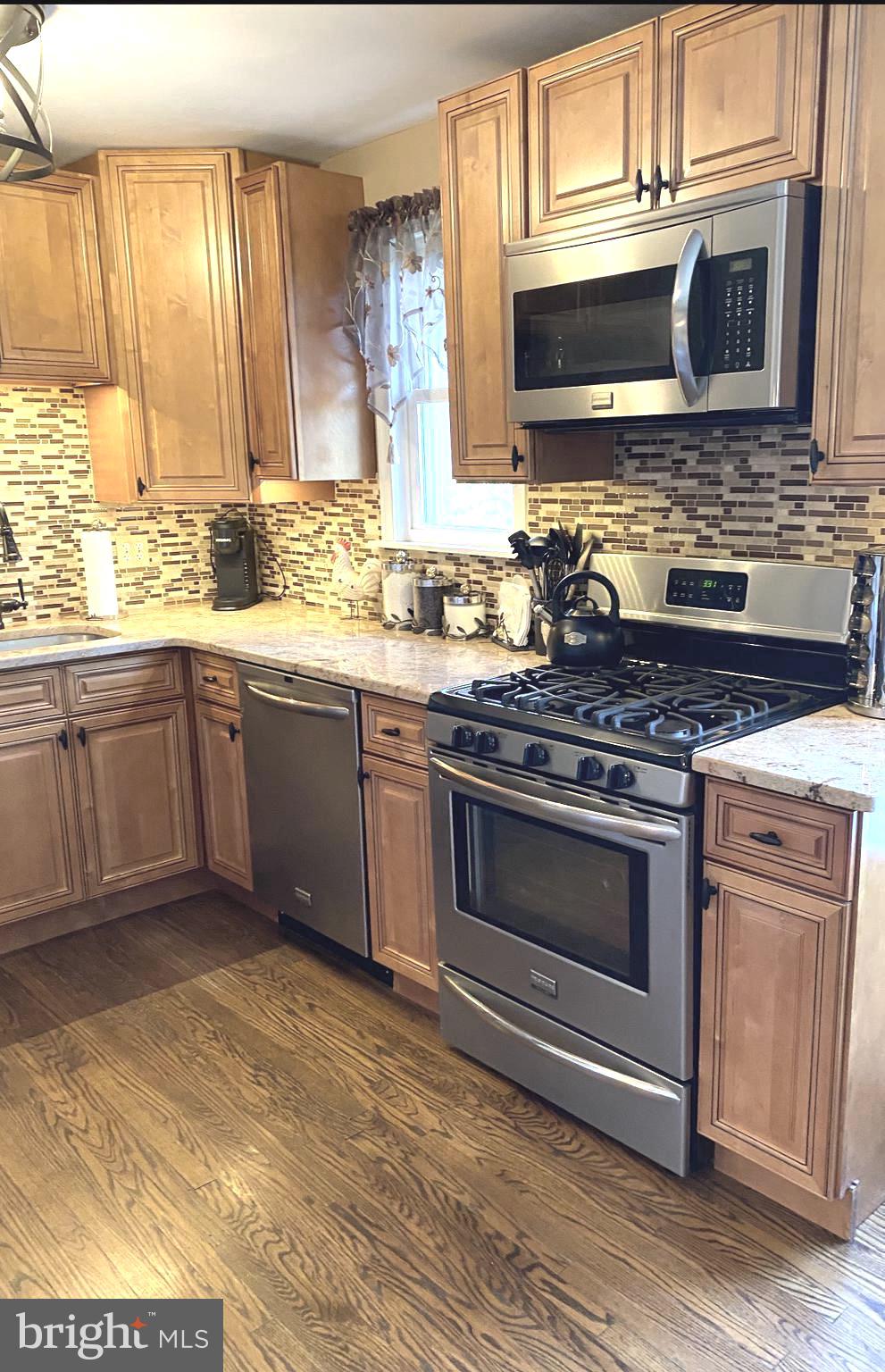 552 Custis Road Glenside, PA 19038 - Photo 5 of 29