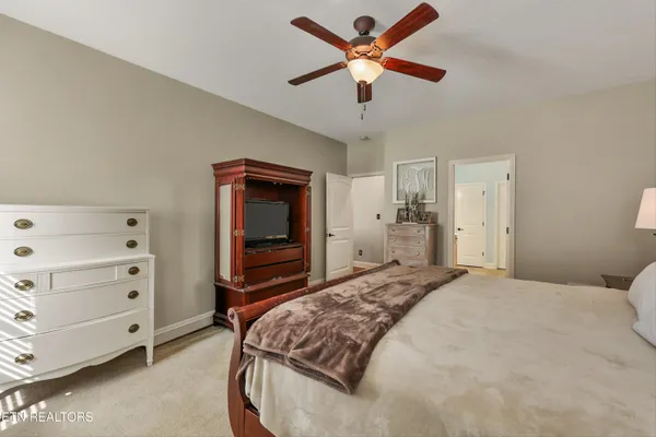$624,900 | 8434 Shoregate Lane, Knoxville, TN 37938