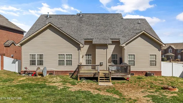$624,900 | 8434 Shoregate Lane, Knoxville, TN 37938