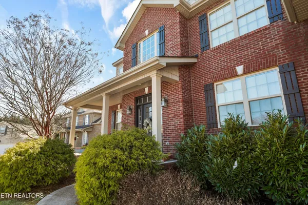 $624,900 | 8434 Shoregate Lane, Knoxville, TN 37938