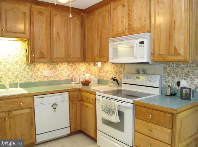 6505 Haystack Road Alexandria, VA 22310 - Photo 10 of 30 Kitchen