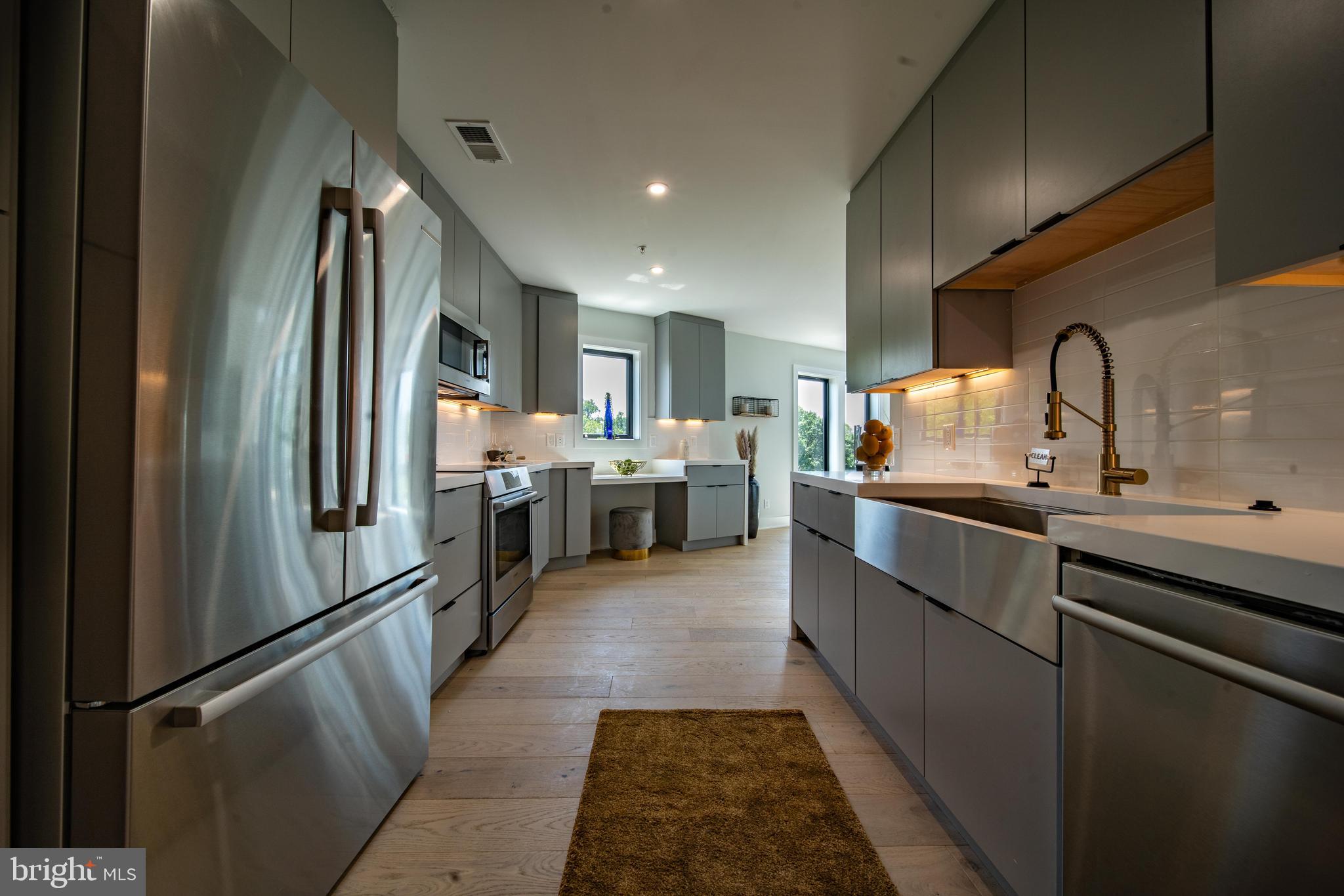 5101 Connecticut Avenue Northwest, Unit 8 Washington, DC 20008 - Photo 12 of 33 Gourmet Kitchen