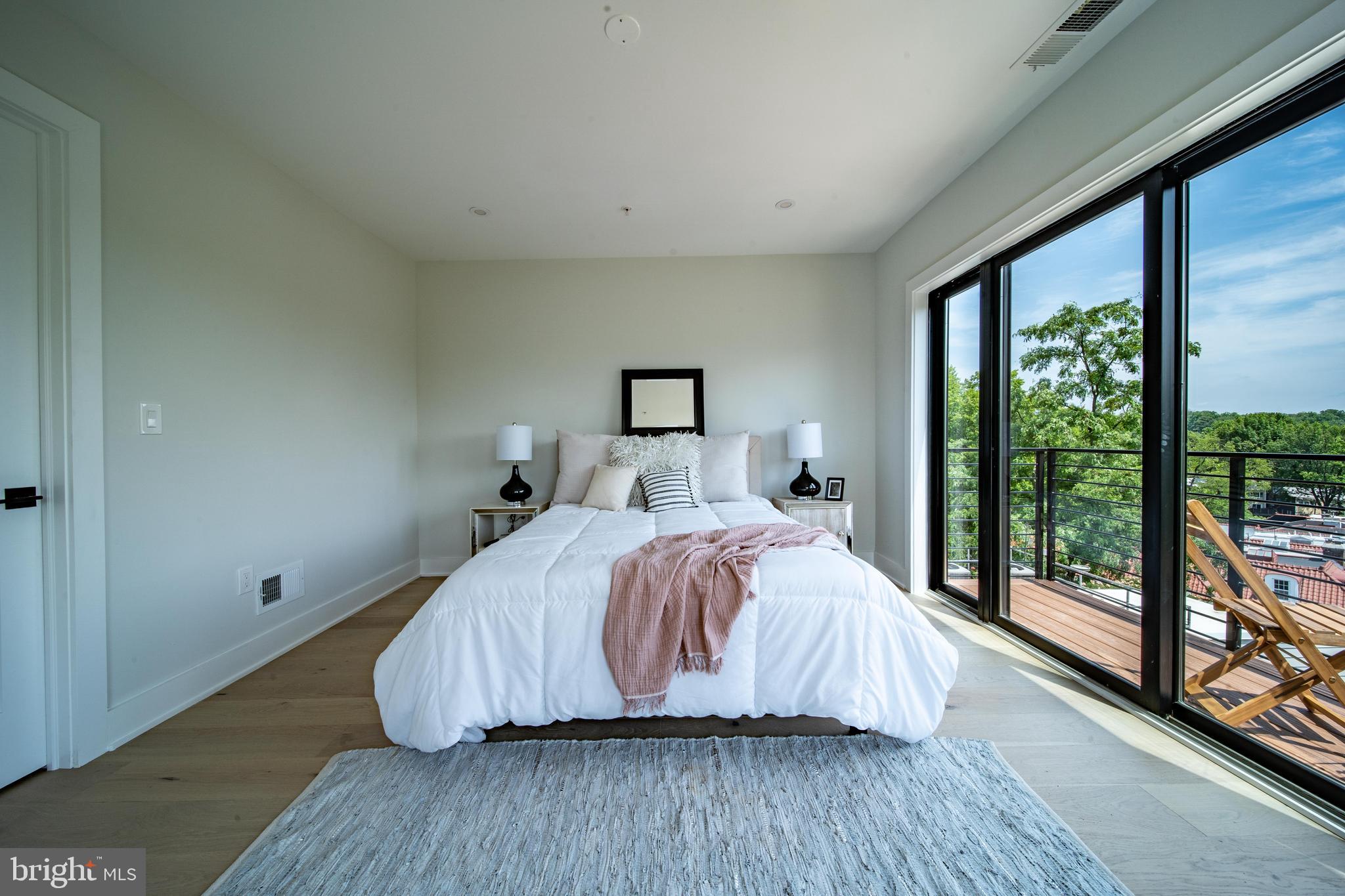 5101 Connecticut Avenue Northwest, Unit 8 Washington, DC 20008 - Photo 18 of 33 Primary Bedroom