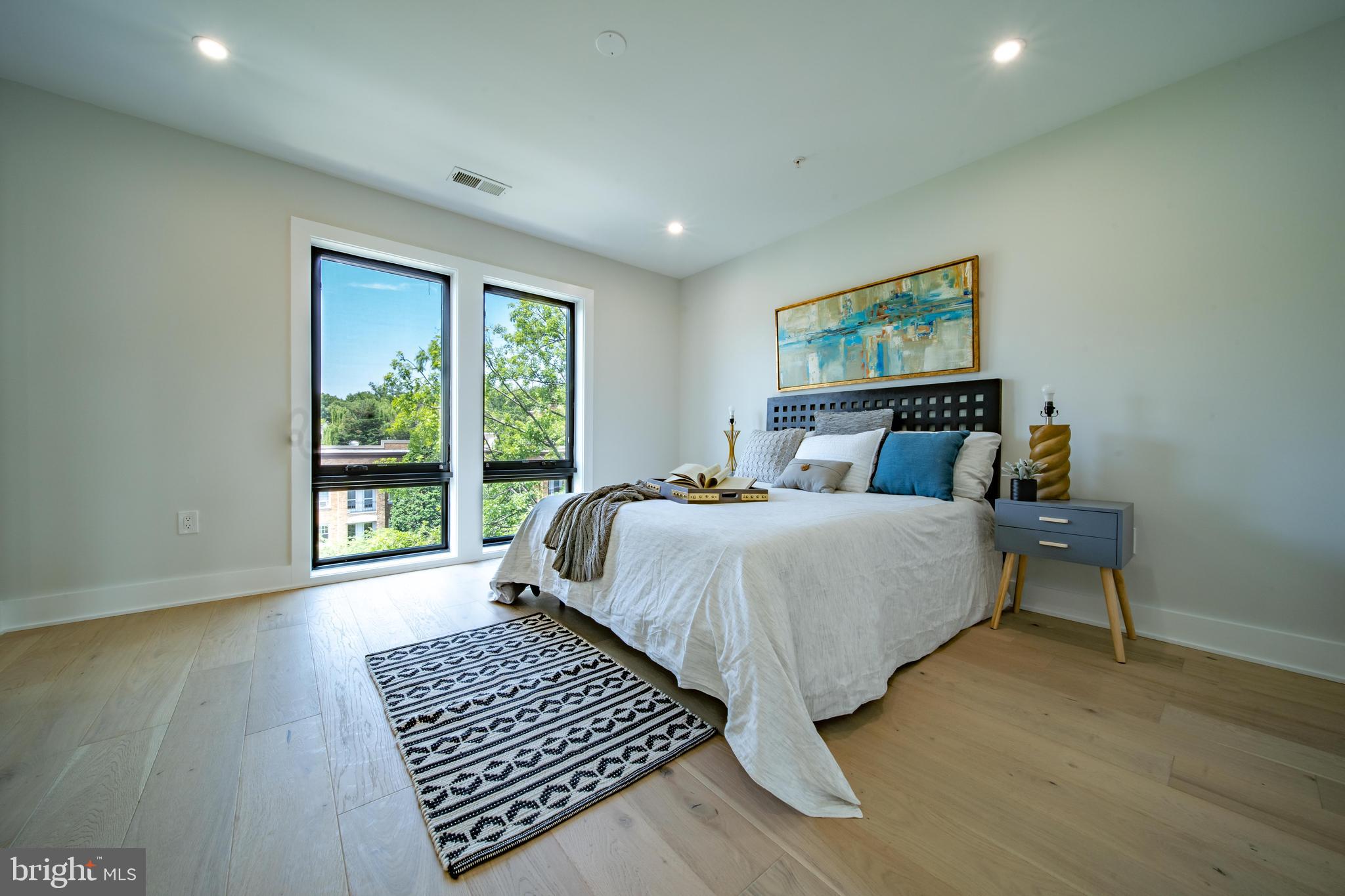 5101 Connecticut Avenue Northwest, Unit 8 Washington, DC 20008 - Photo 22 of 33 Second Bedroom