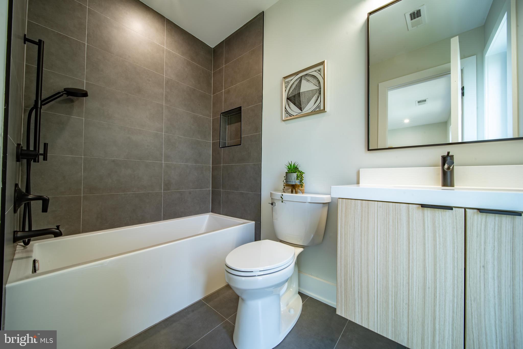 5101 Connecticut Avenue Northwest, Unit 8 Washington, DC 20008 - Photo 25 of 33 Second Bedroom Ensuite