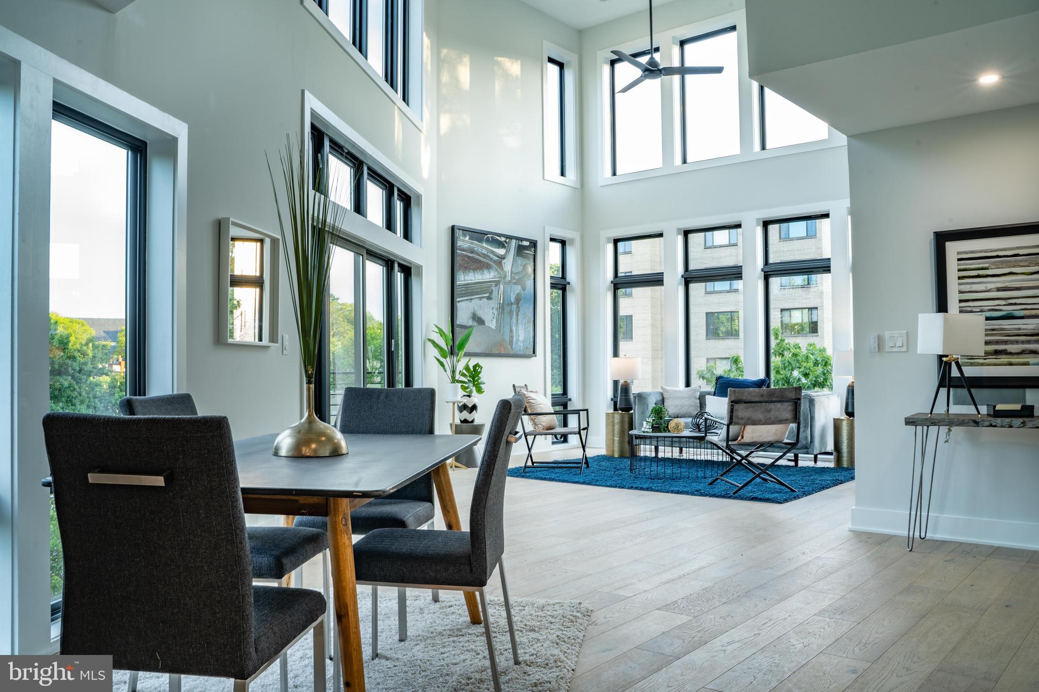 5101 Connecticut Avenue Northwest, Unit 8 Washington, DC 20008 - Photo 8 of 33 Dining/Living Room