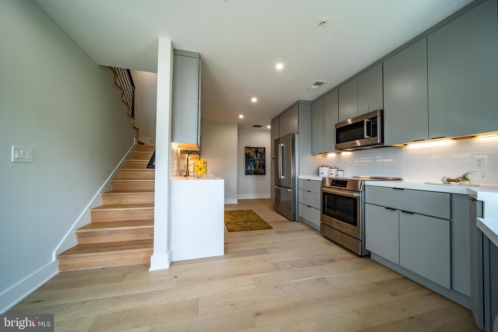 5101 Connecticut Avenue Northwest, Unit 8 Washington, DC 20008 - Photo 10 of 33 Gourmet Kitchen