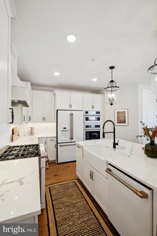 $599,999 | 14900 Deco Circle, Chantilly, VA 20151