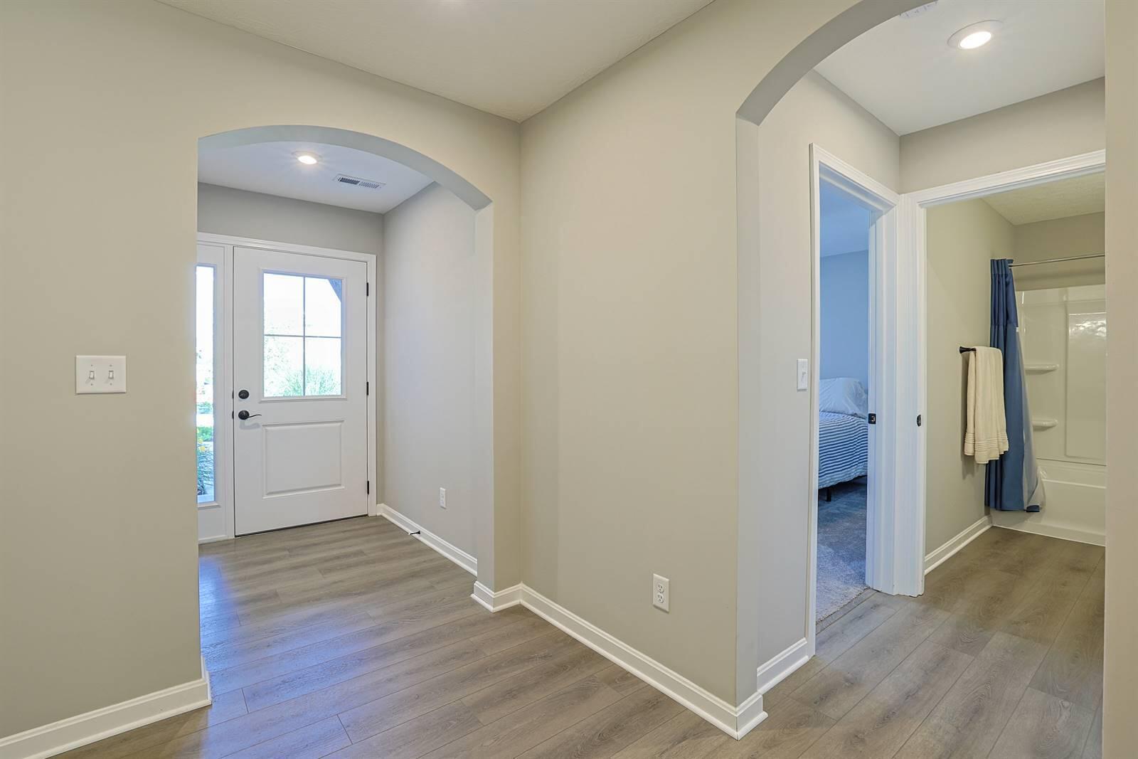 2467 Bella Ridge Fort Mitchell, KY 41017 - Photo 4 of 31 004-Foyer