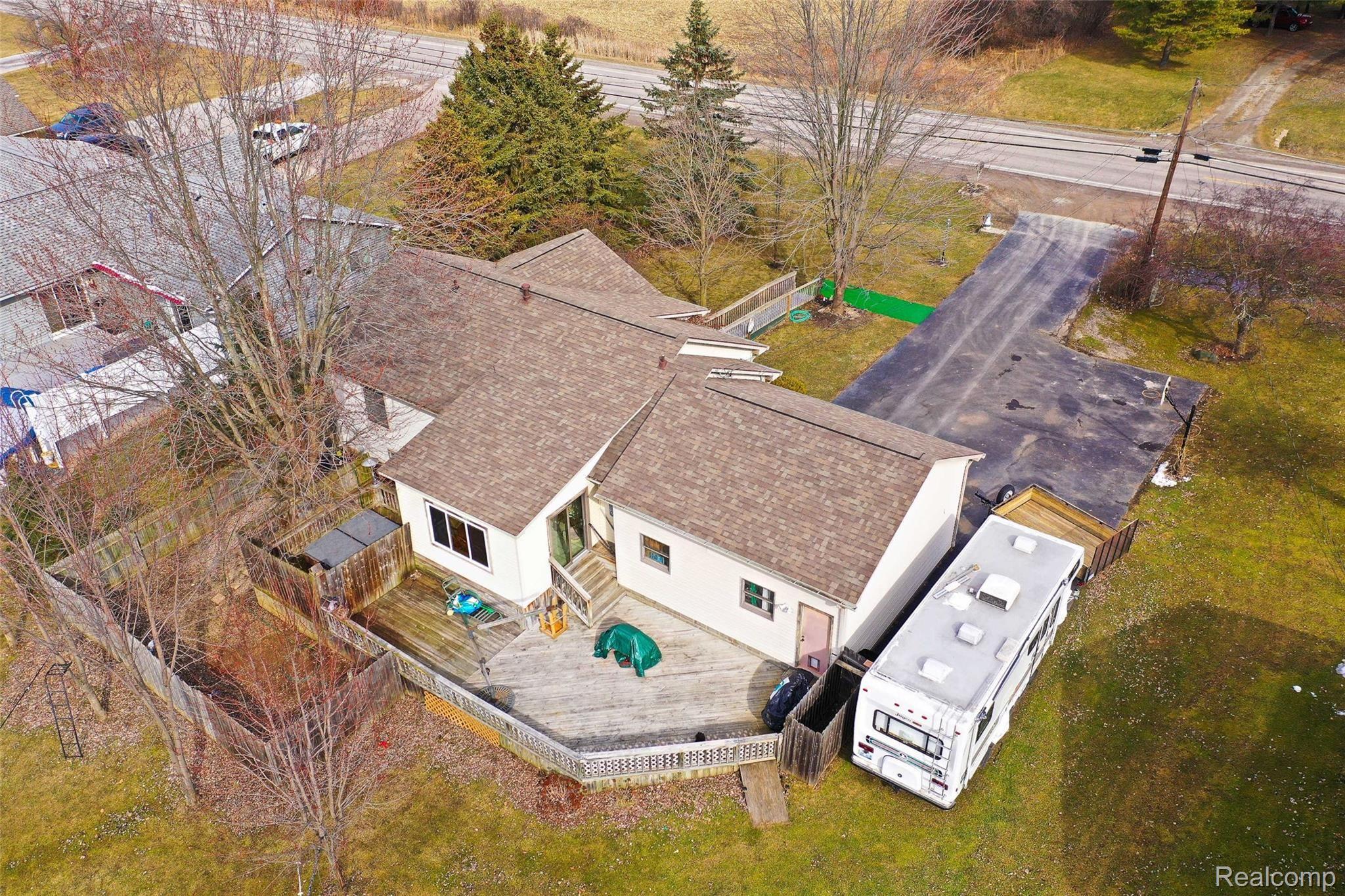 3198 South Irish Road Davison, MI 48423 - Photo 2 of 42 3198-S-Irish-Road-outside back 3.jpg