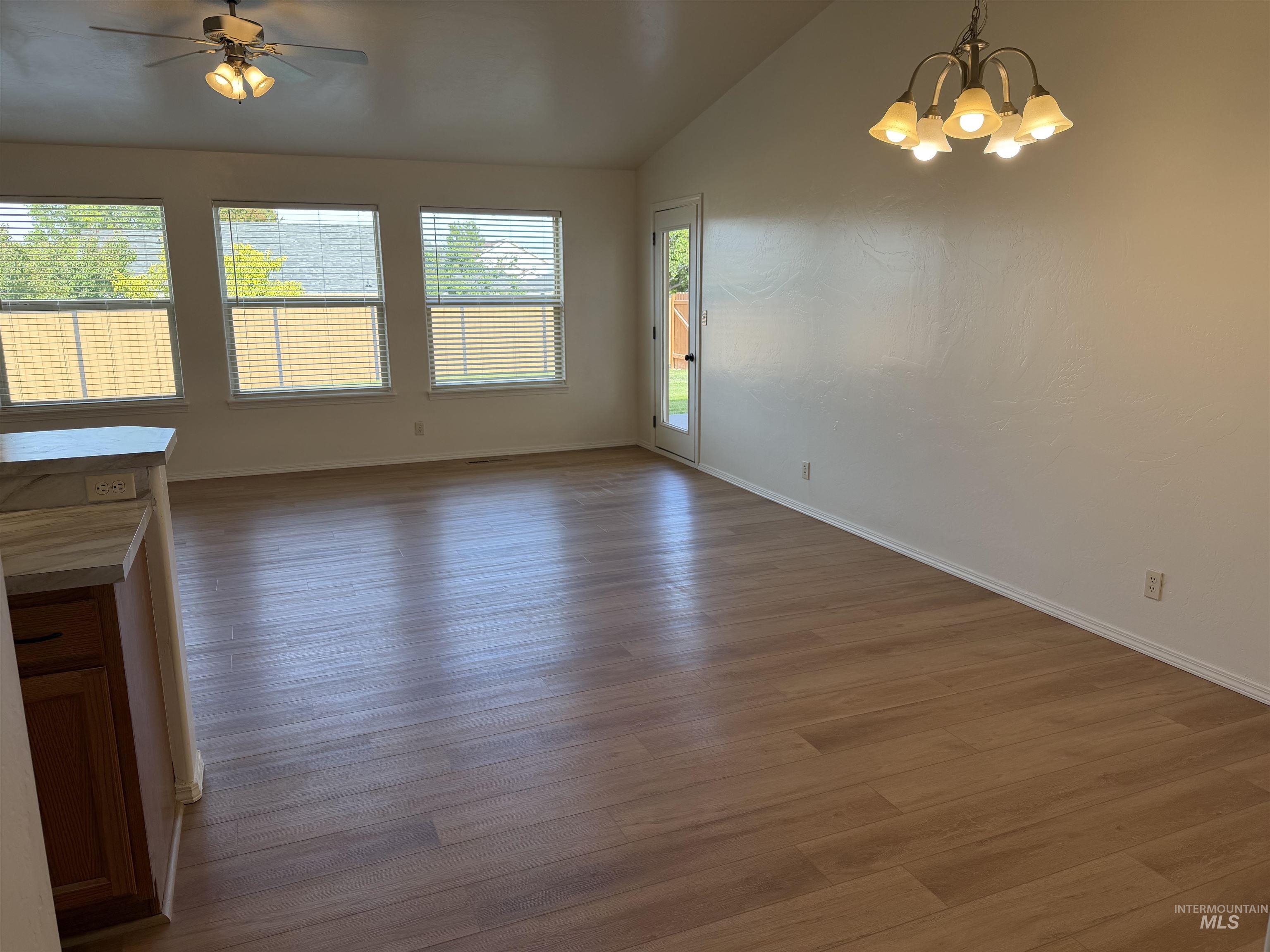 1135 Fiesta Way Twin Falls, ID 83301 - Photo 18 of 42