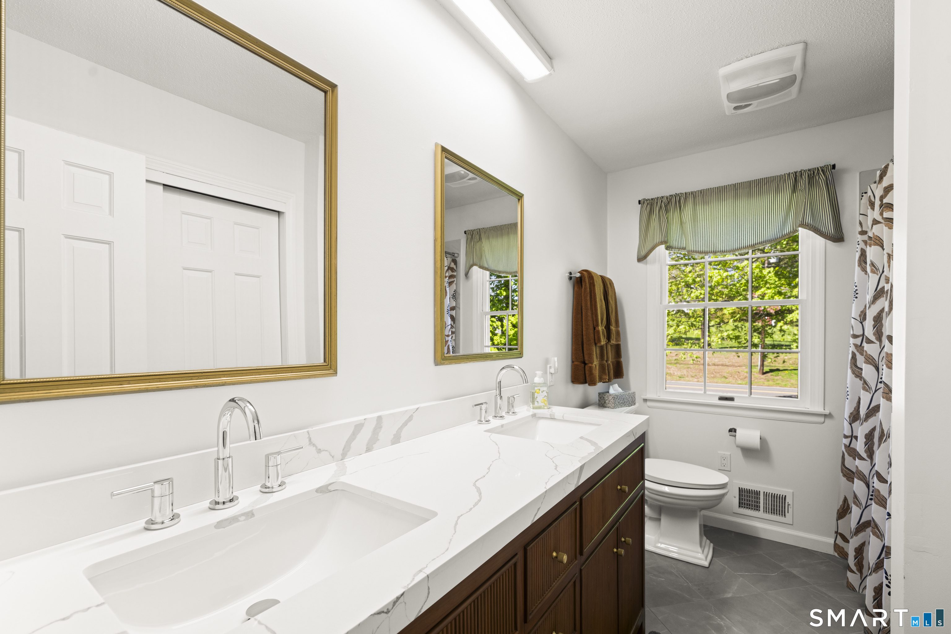 90 Russell Avenue Suffield, CT 06078 - Photo 25 of 40