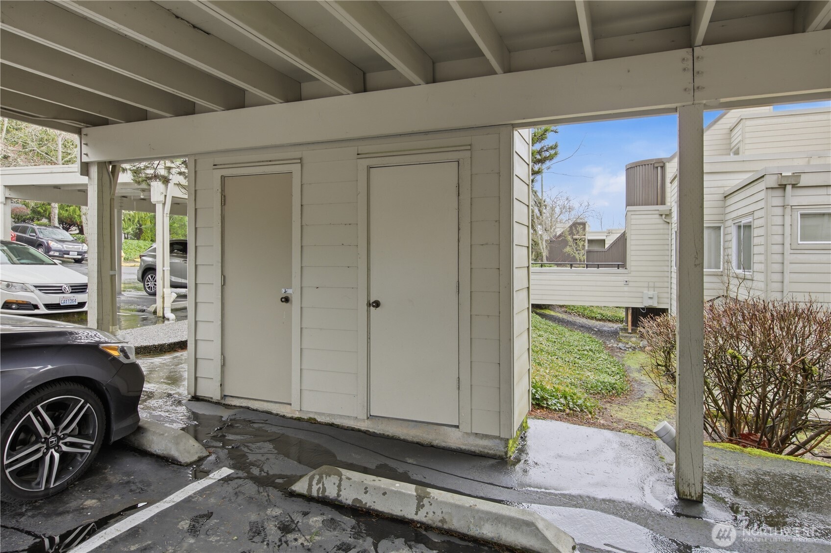 7339 Old Redmond Road, Unit 118 Redmond, WA 98052 - Photo 24 of 25 a view of a door and chair in the room