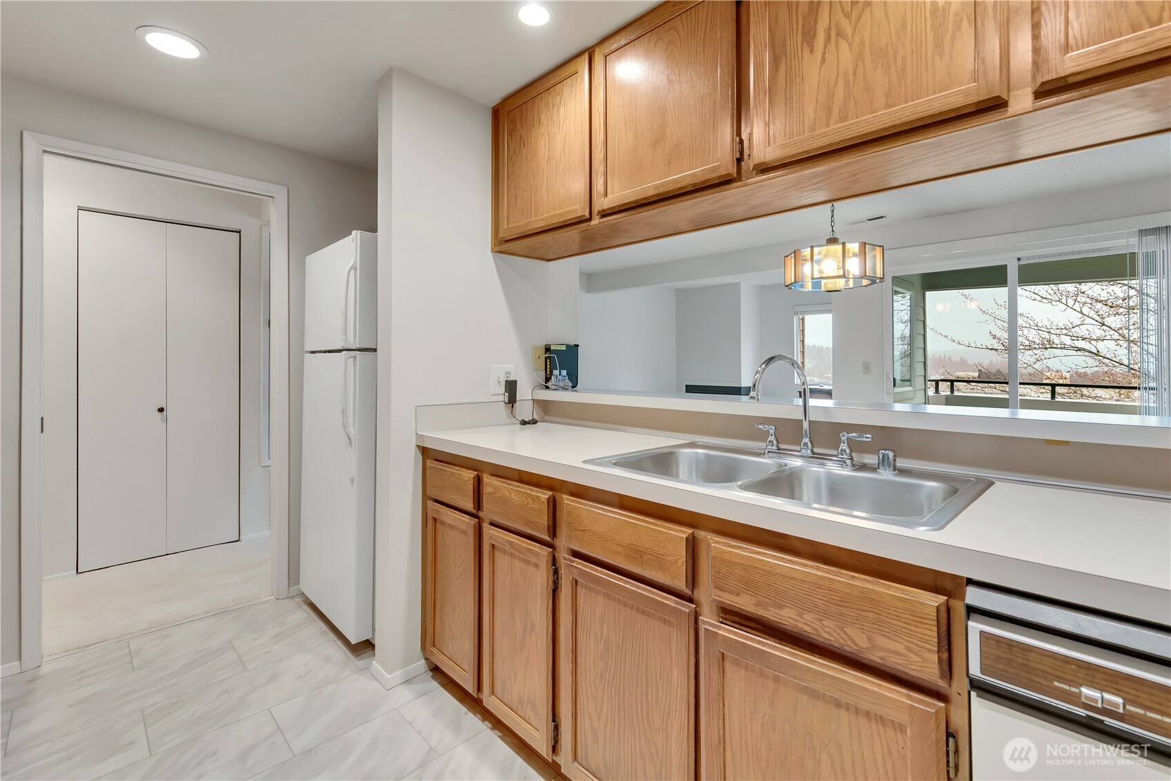 7339 Old Redmond Road, Unit 118 Redmond, WA 98052 - Photo 9 of 25 a bathroom with a sink and a mirror