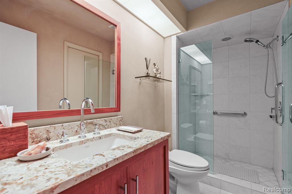 21501 West 13 Mile Road Beverly Hills, MI 48025 - Photo 22 of 44