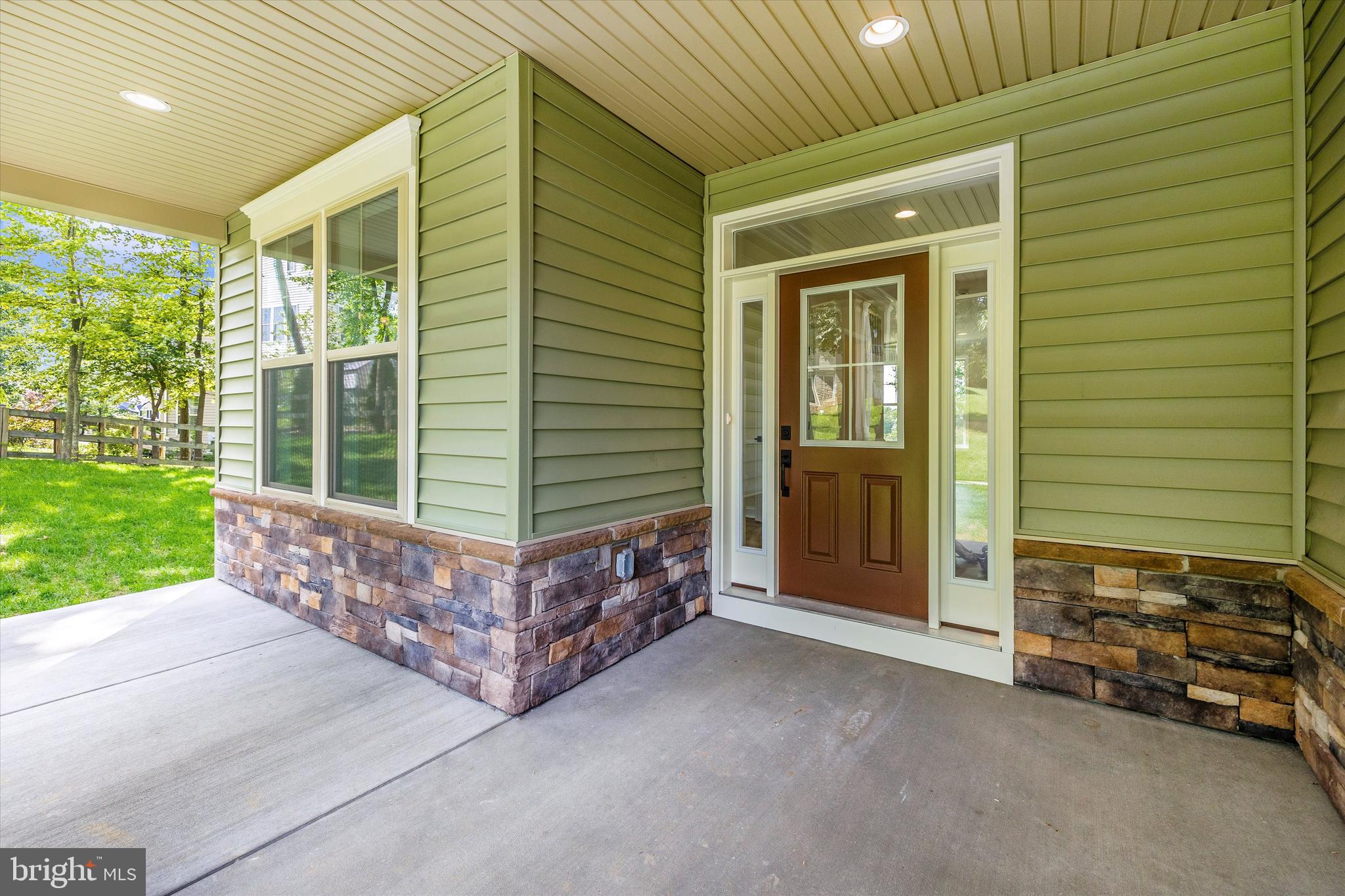 391 Masters Road New Market, MD 21774 - Photo 8 of 71 a area with a table and chairs