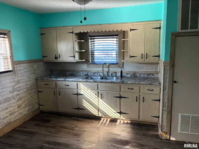 $75,000 | 812 West Lindell Street, West Frankfort, IL 62896