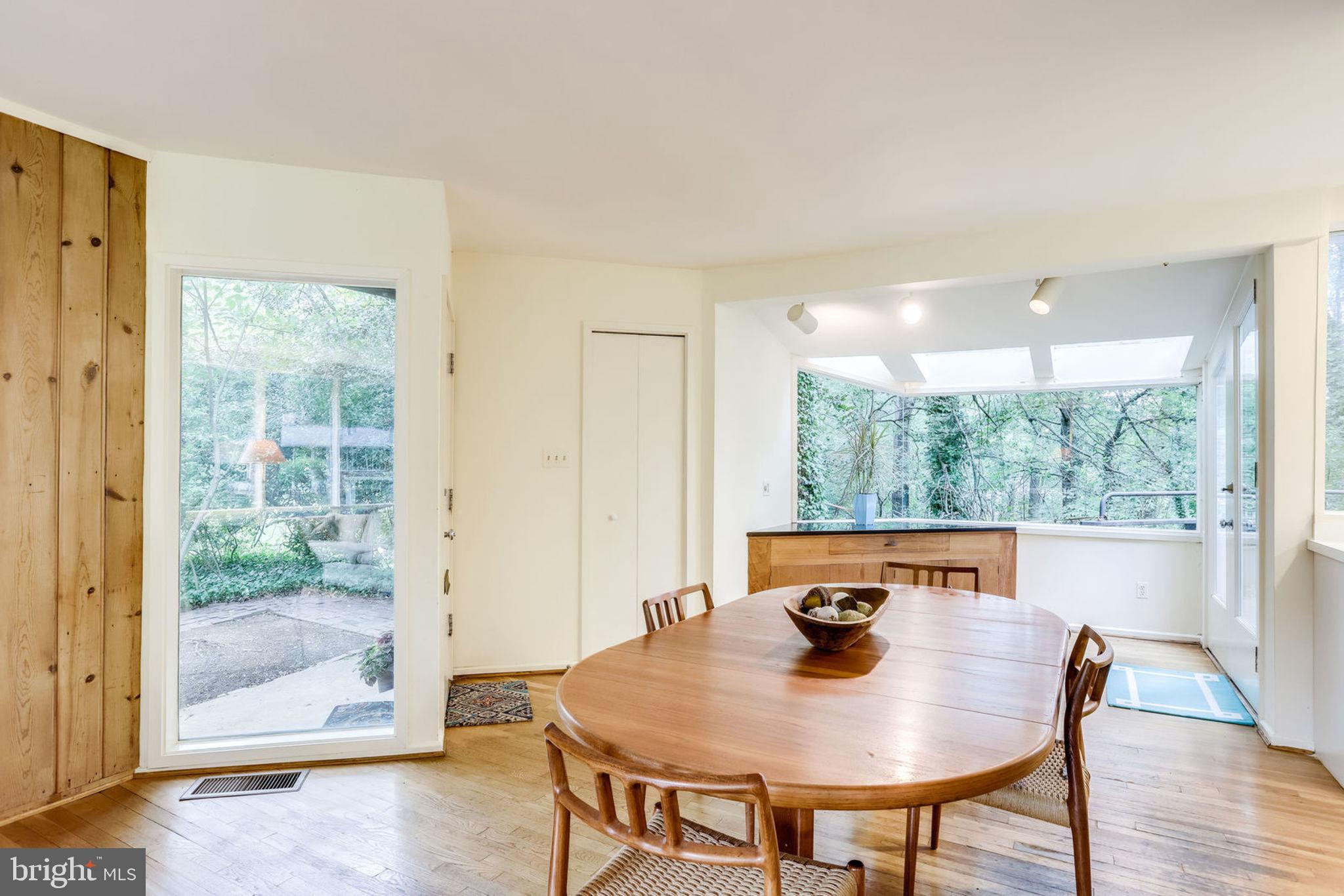 1921 Marthas Road Alexandria, VA 22307 - Photo 7 of 33 Dining Room