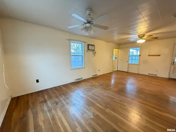 $135,000 | 1687 Beecher Avenue, Galesburg, IL 61401