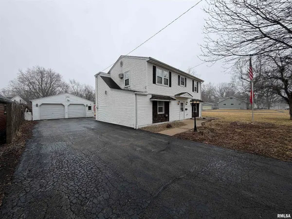 $135,000 | 1687 Beecher Avenue, Galesburg, IL 61401